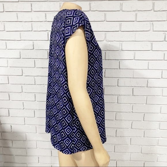 Vince Camuto Women’s Geometric Top - Picture 5 of 12